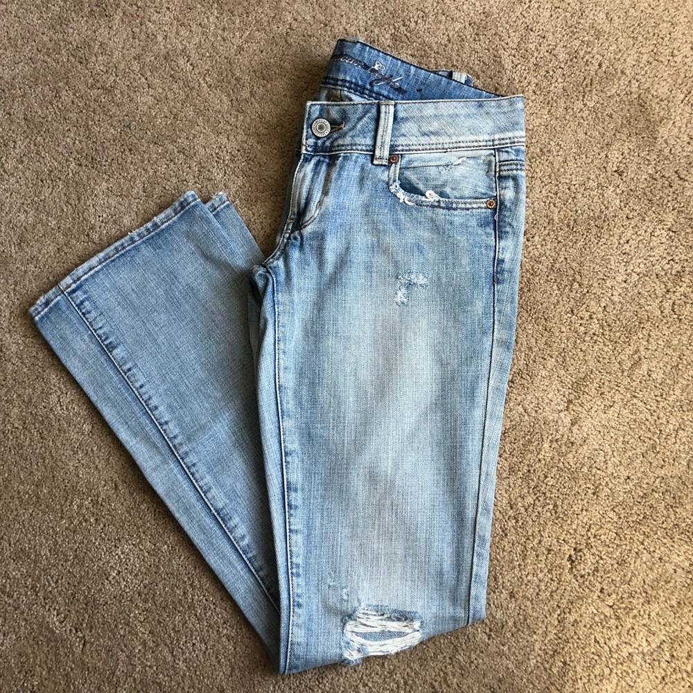 American Eagle ripped Jeans slim boot size 4 light